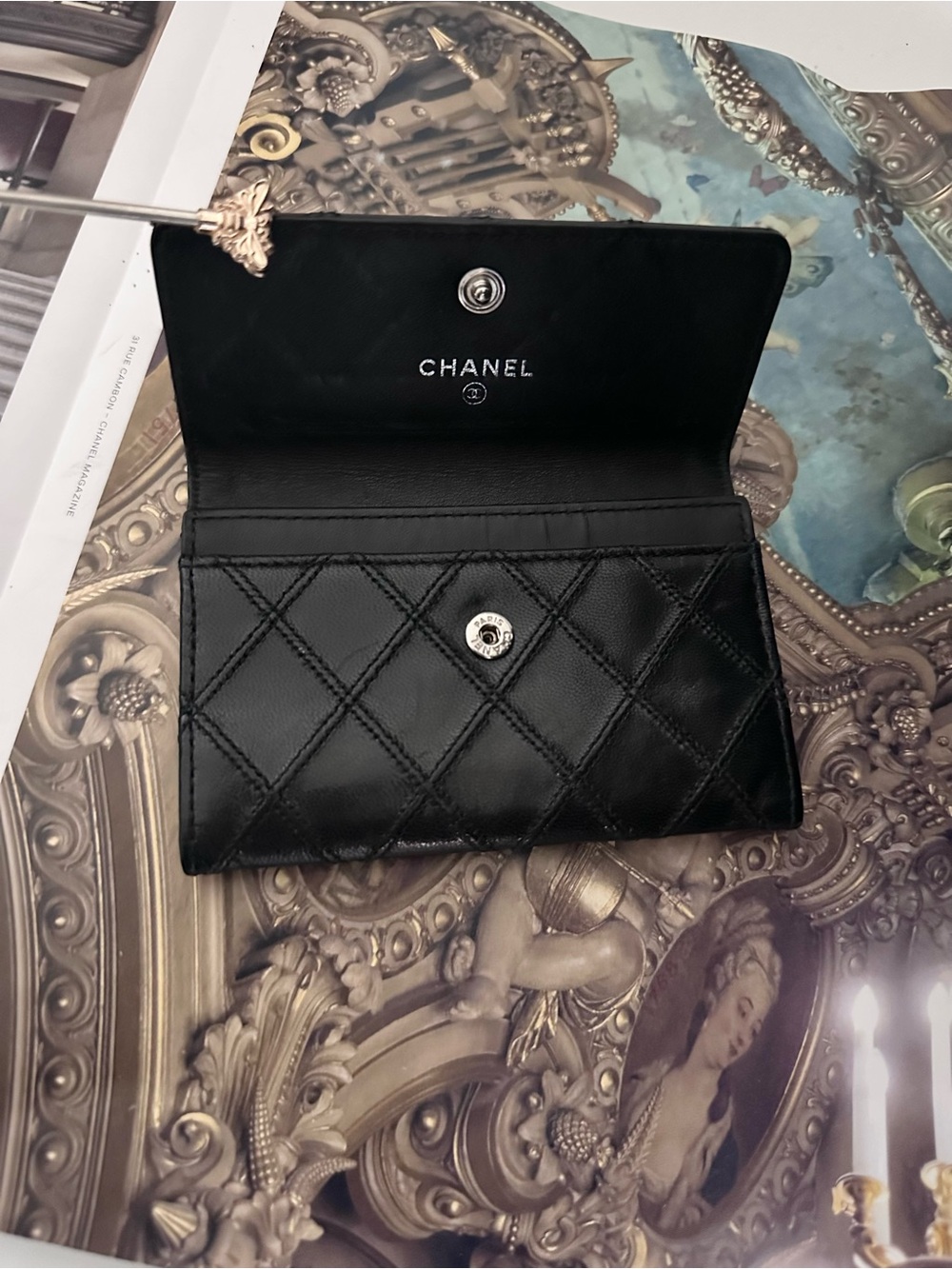 CHANEL Card Holder Quilted - Picture 9 of 11
